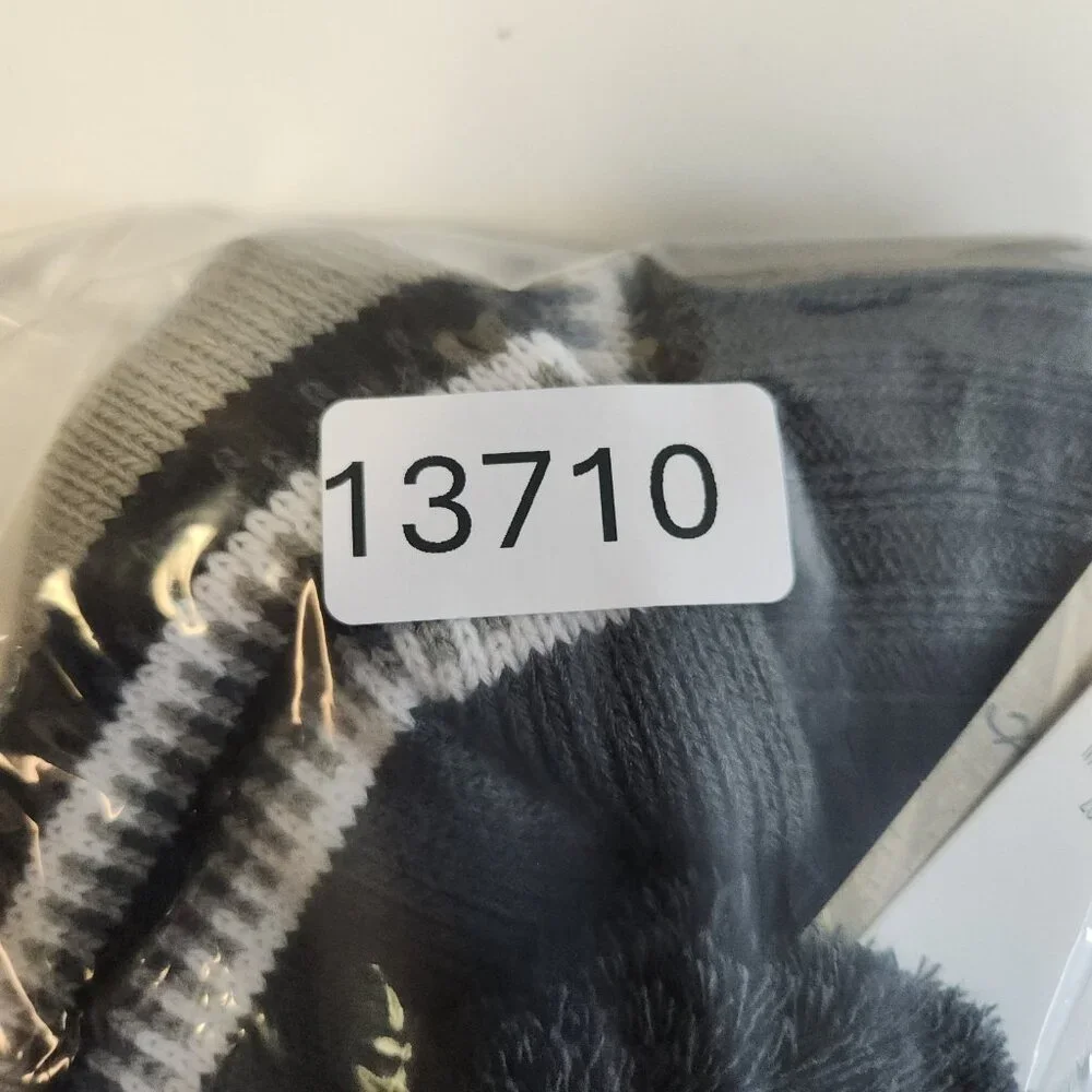 Carhartt Rexburg Hat Gray Beanie Sock Hat Gray Winter Outdoors Cuffed Pom Pom - Picture 4 of 4